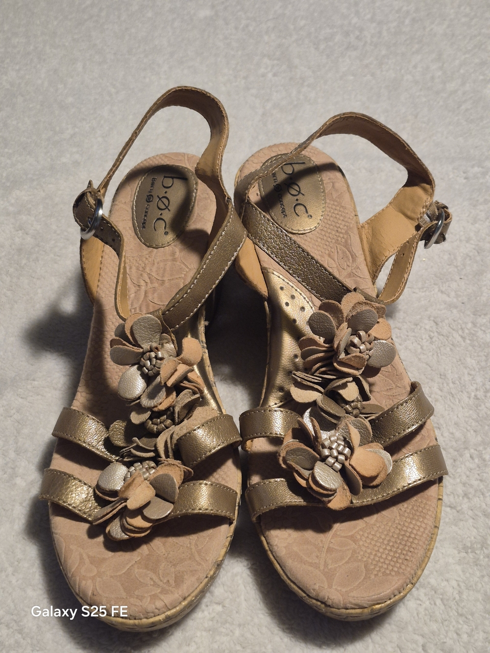 B.O.C. Born Concept Gold Metallic Floral Wedge Sandals Size 11